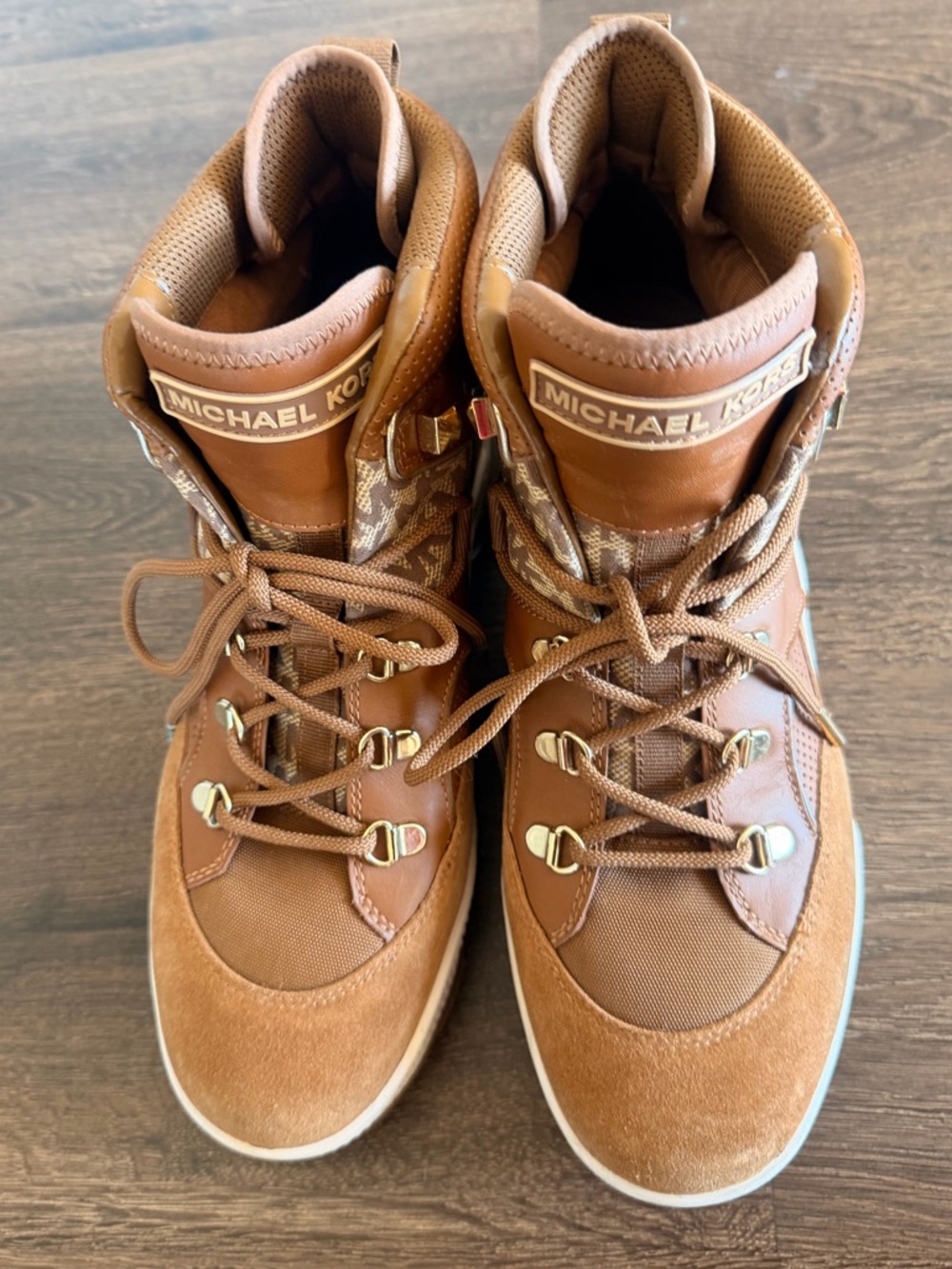 MICHAEL KORS
Brooke Leather and Logo Boot Sz 11